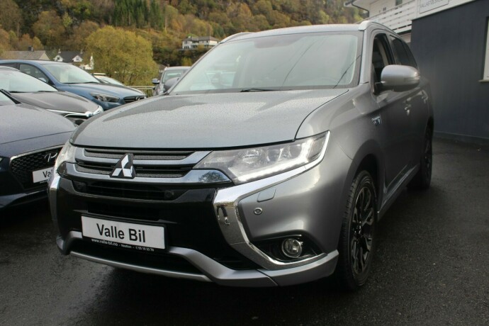 mitsubishi-outlander-elektrisitetbensin-2016-big-1