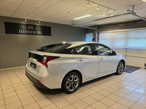 toyota-prius-elektrisitetbensin-2020-big-4