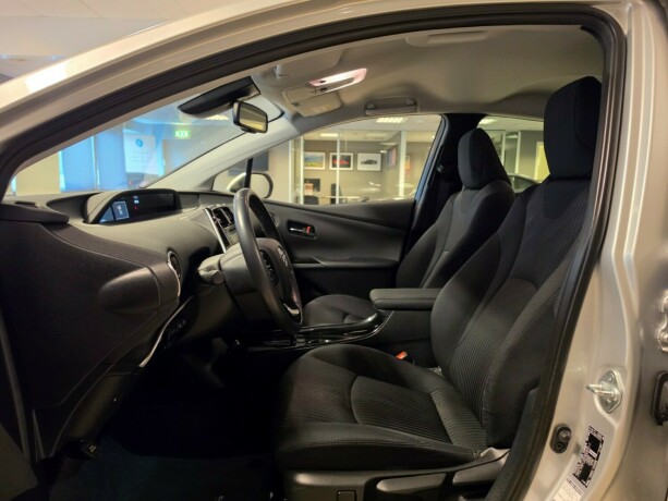 toyota-prius-elektrisitetbensin-2020-big-18