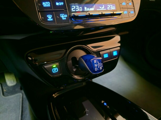 toyota-prius-elektrisitetbensin-2020-big-21