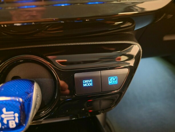 toyota-prius-elektrisitetbensin-2020-big-22