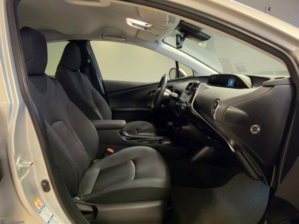 toyota-prius-elektrisitetbensin-2020-big-11