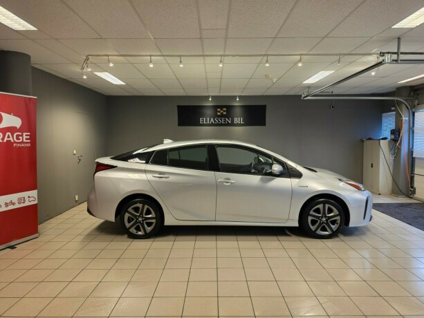 toyota-prius-elektrisitetbensin-2020-big-3