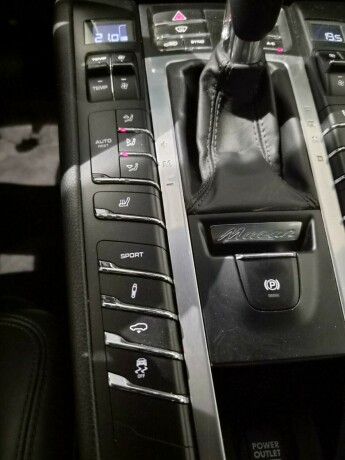porsche-macan-bensin-2017-big-20