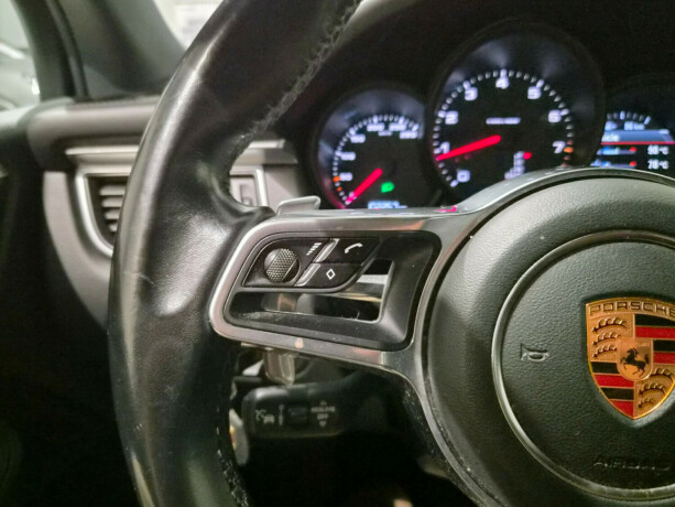 porsche-macan-bensin-2017-big-22