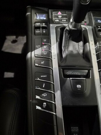 porsche-macan-bensin-2017-big-19
