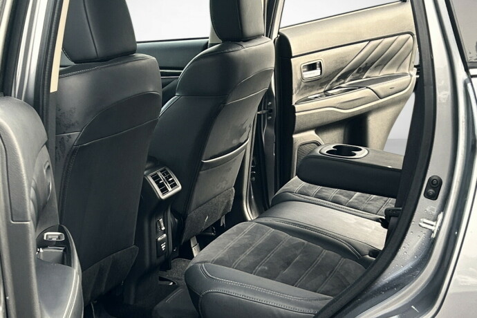 mitsubishi-outlander-elektrisitetbensin-2020-big-13