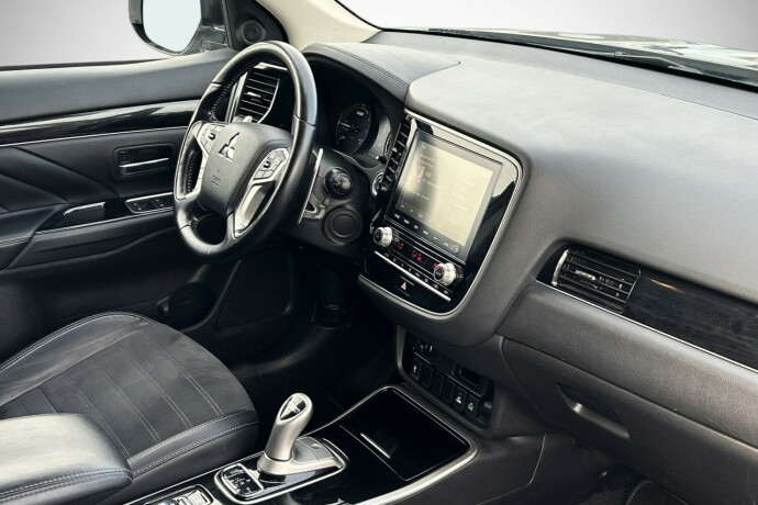 mitsubishi-outlander-elektrisitetbensin-2020-big-7