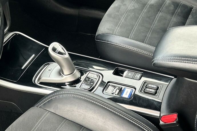 mitsubishi-outlander-elektrisitetbensin-2020-big-11