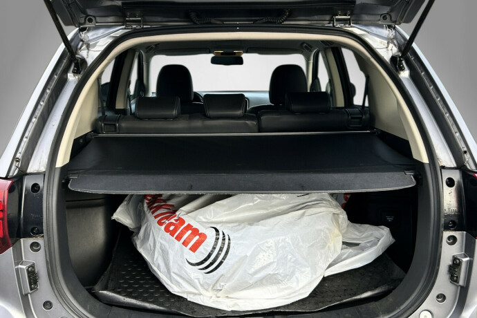 mitsubishi-outlander-elektrisitetbensin-2020-big-14