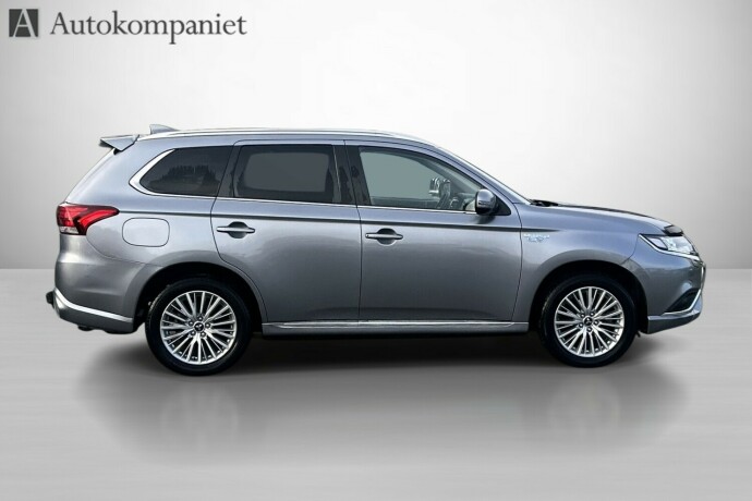 mitsubishi-outlander-elektrisitetbensin-2020-big-1