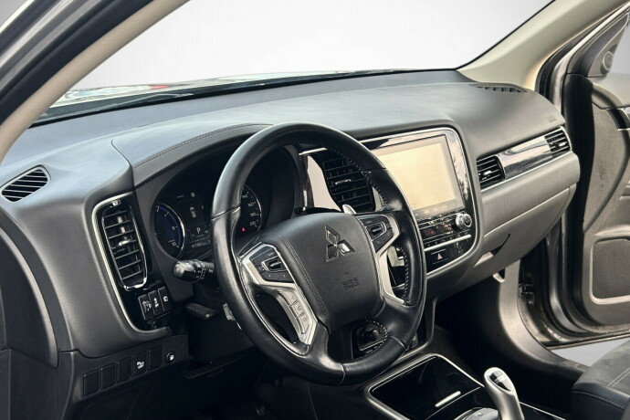 mitsubishi-outlander-elektrisitetbensin-2020-big-9