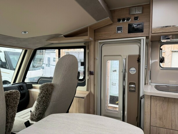 eura-mobil-il-655-eb-diesel-2018-big-18