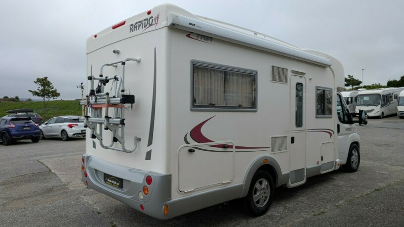 rapido-776ff-lav-seng-senkeseng-truma-6kw-eh-skinn-topputgave-fukttest-gasstest-tilstandsrapport-diesel-2011-big-5