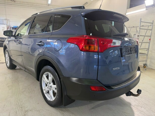 toyota-rav4-bensin-2013-big-5