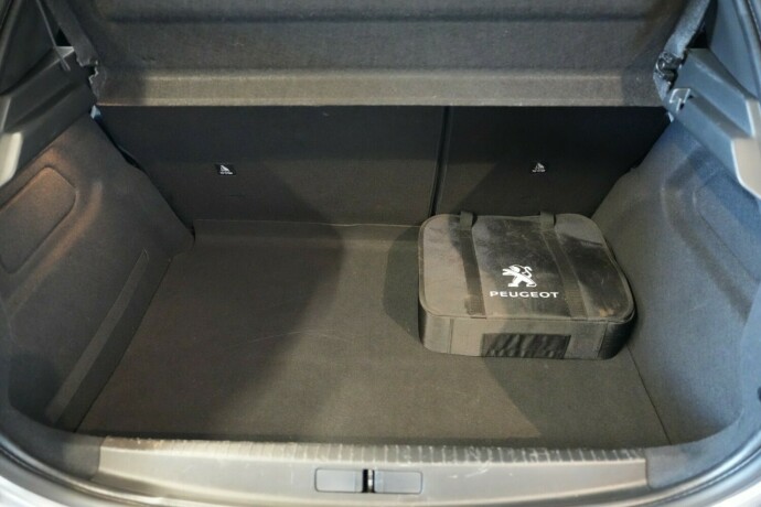 peugeot-e-208-elektrisitet-2021-big-18