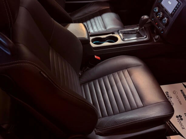 dodge-challenger-bensin-2011-big-31