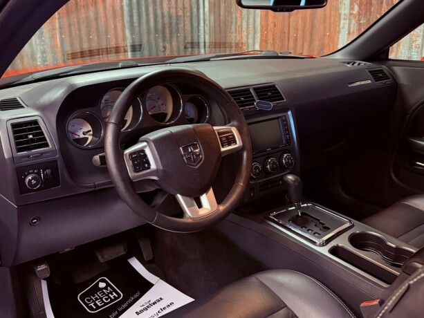 dodge-challenger-bensin-2011-big-21