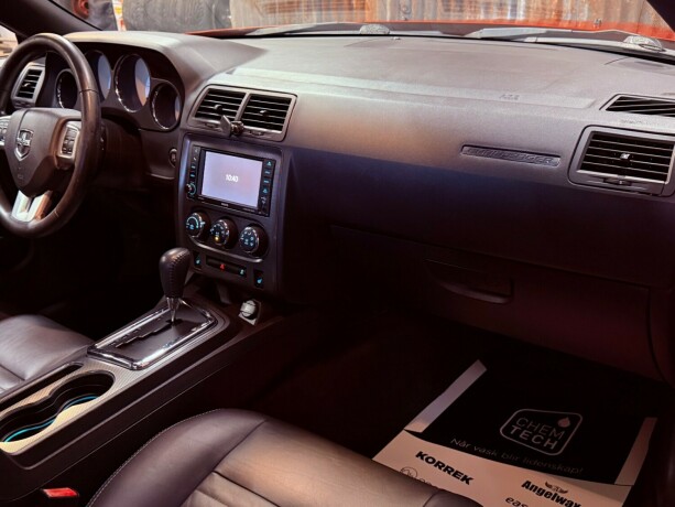 dodge-challenger-bensin-2011-big-32