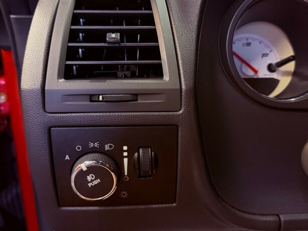 dodge-challenger-bensin-2011-big-24