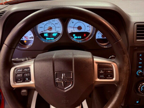 dodge-challenger-bensin-2011-big-25