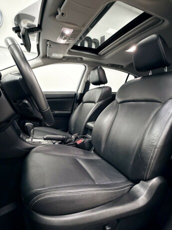 subaru-xv-bensin-2014-big-4