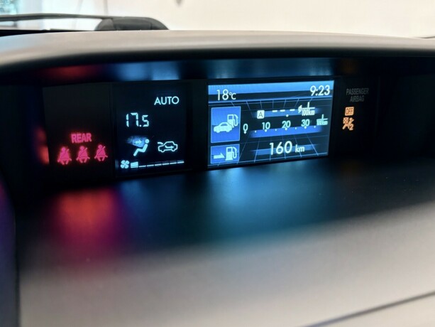 subaru-xv-bensin-2014-big-15