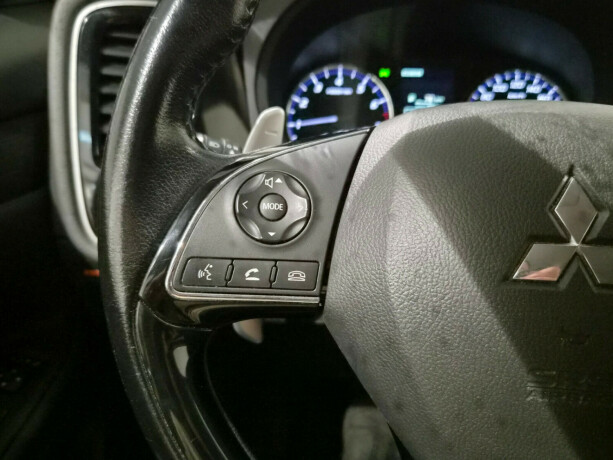 mitsubishi-outlander-bensin-2016-big-19
