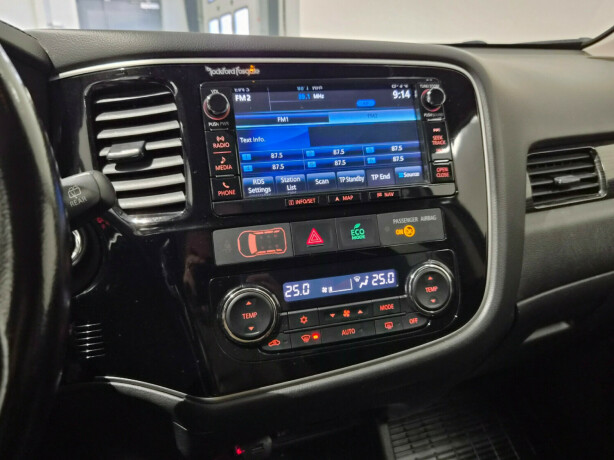 mitsubishi-outlander-bensin-2016-big-13