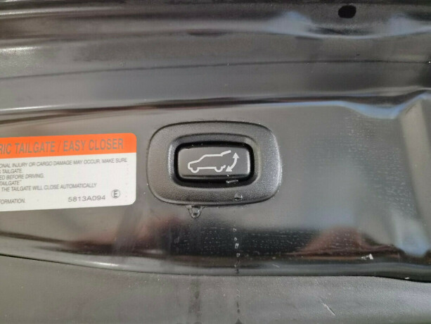 mitsubishi-outlander-bensin-2016-big-26