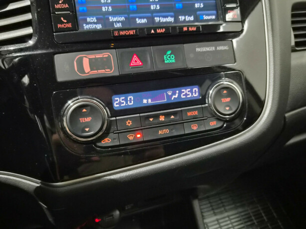 mitsubishi-outlander-bensin-2016-big-15