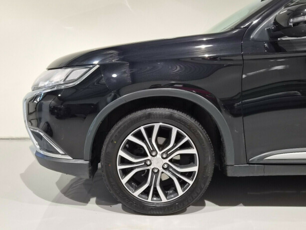 mitsubishi-outlander-bensin-2016-big-5