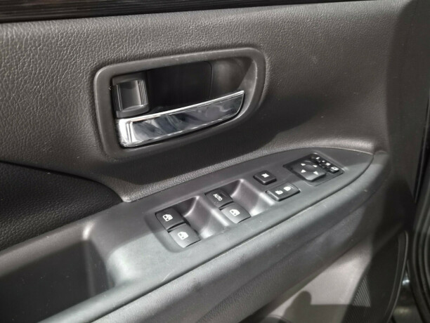 mitsubishi-outlander-bensin-2016-big-20