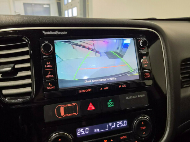 mitsubishi-outlander-bensin-2016-big-14