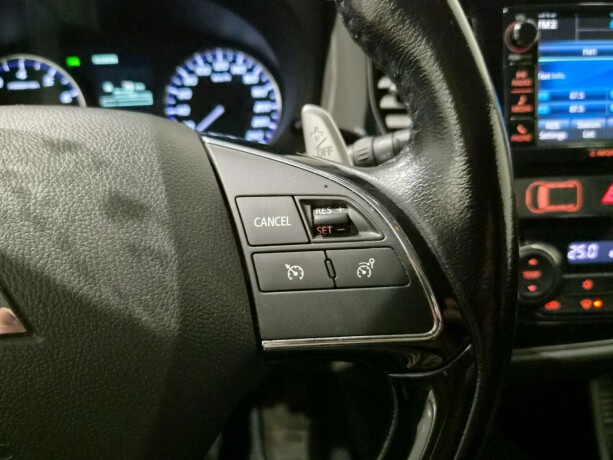 mitsubishi-outlander-bensin-2016-big-18