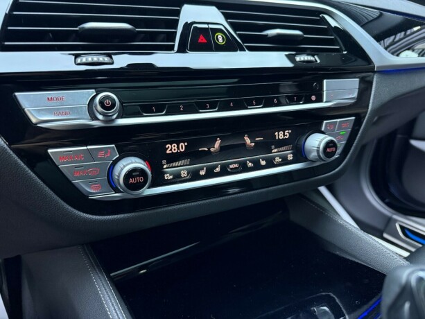 bmw-540i-bensin-2020-big-39