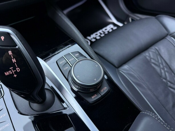 bmw-540i-bensin-2020-big-42