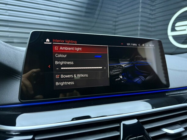 bmw-540i-bensin-2020-big-35