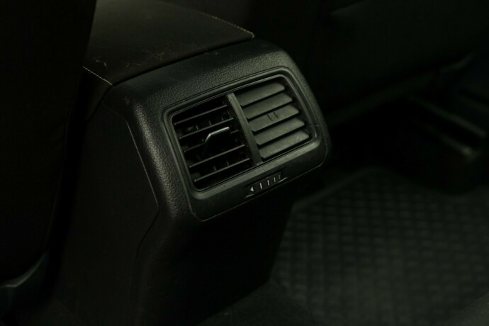 volkswagen-golf-vii-bensin-2017-big-31