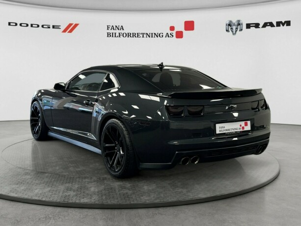 chevrolet-camaro-bensin-2012-big-1