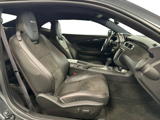 chevrolet-camaro-bensin-2012-big-6