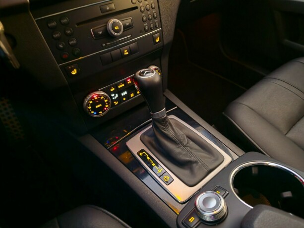 mercedes-benz-glk350-diesel-2010-big-28