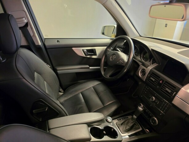 mercedes-benz-glk350-diesel-2010-big-15