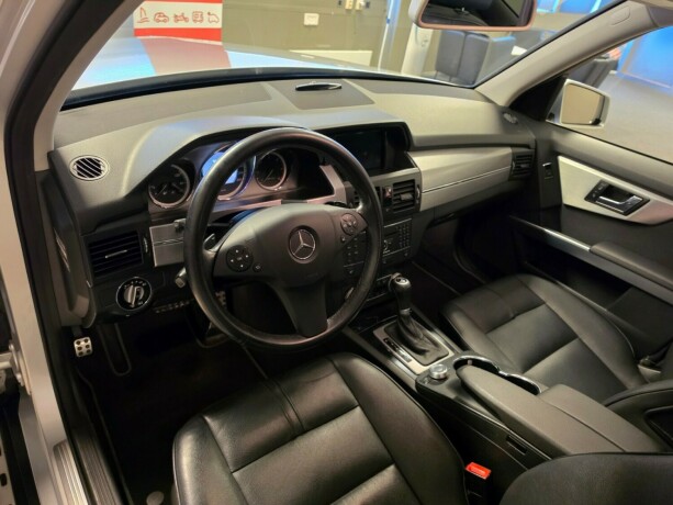mercedes-benz-glk350-diesel-2010-big-27