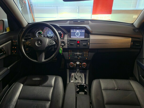 mercedes-benz-glk350-diesel-2010-big-33