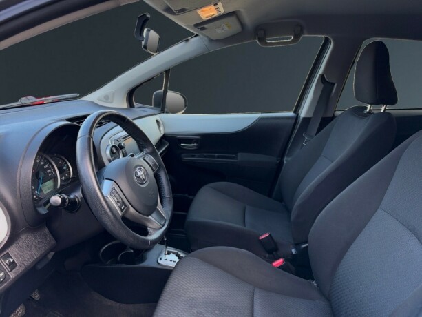 toyota-yaris-bensin-2013-big-9