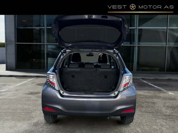 toyota-yaris-bensin-2013-big-6