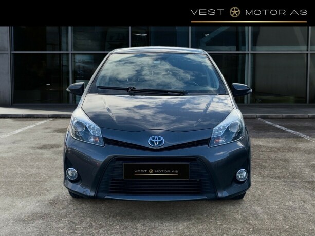 toyota-yaris-bensin-2013-big-1