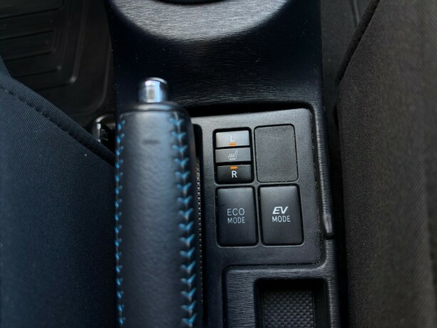toyota-yaris-bensin-2013-big-23