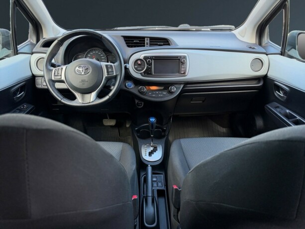 toyota-yaris-bensin-2013-big-13
